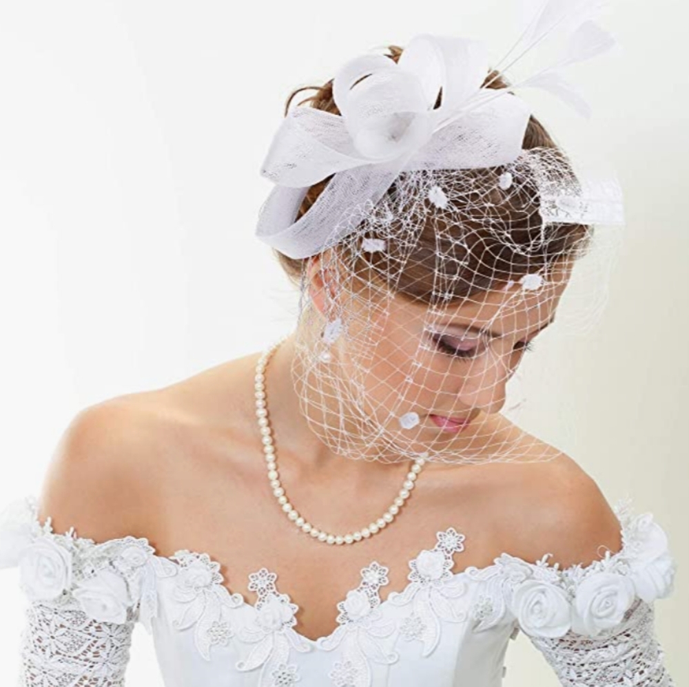 Elegant White Lace Veil With Gorgeous White Lace Glove Set NWT